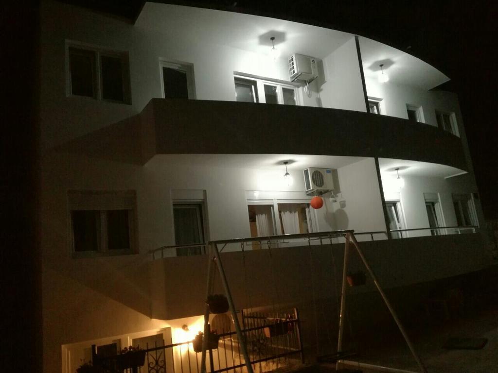 Apartmani Vukmanovic ชานจ์ ภายนอก รูปภาพ