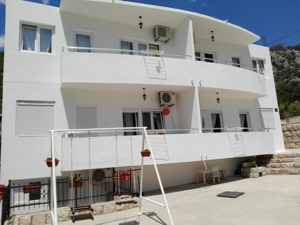 Apartmani Vukmanovic ชานจ์ ภายนอก รูปภาพ